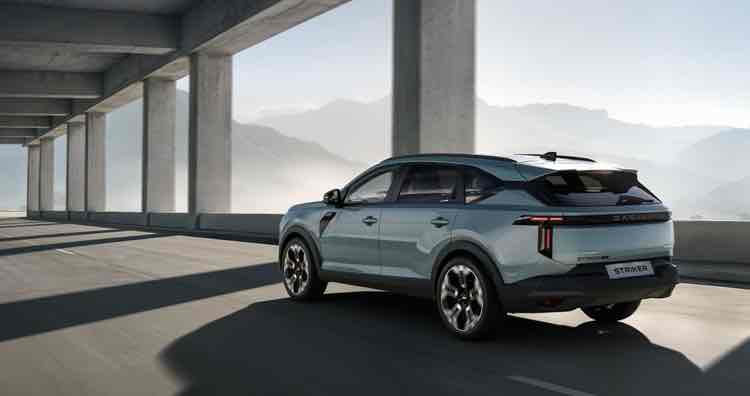 Bild 4 klein dacia Striker