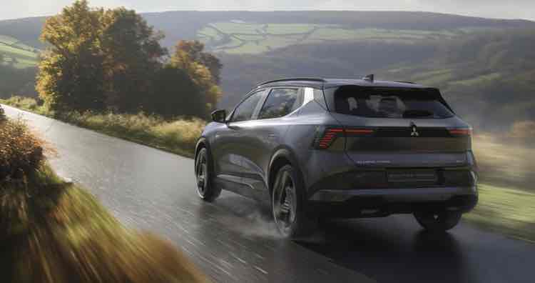 großes Bild 3 des mitsubishi 